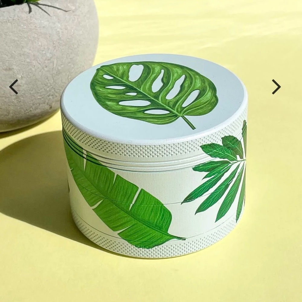 Leaf herb grinder